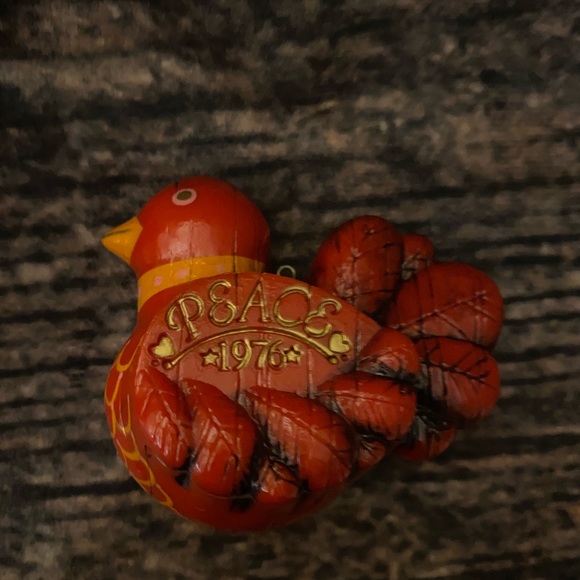 Vintage Hallmark 1976 Tree Trimmer Red Peace Bird Ornament - Picture 5 of 5